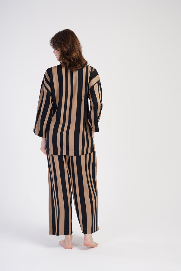 KADIN BELMANDO GOMLEK YAKA TAMAMI DUGMELI UZUN KOL ONU KISA ARKASI UZUN CEPLI PIJAMA TAKIM