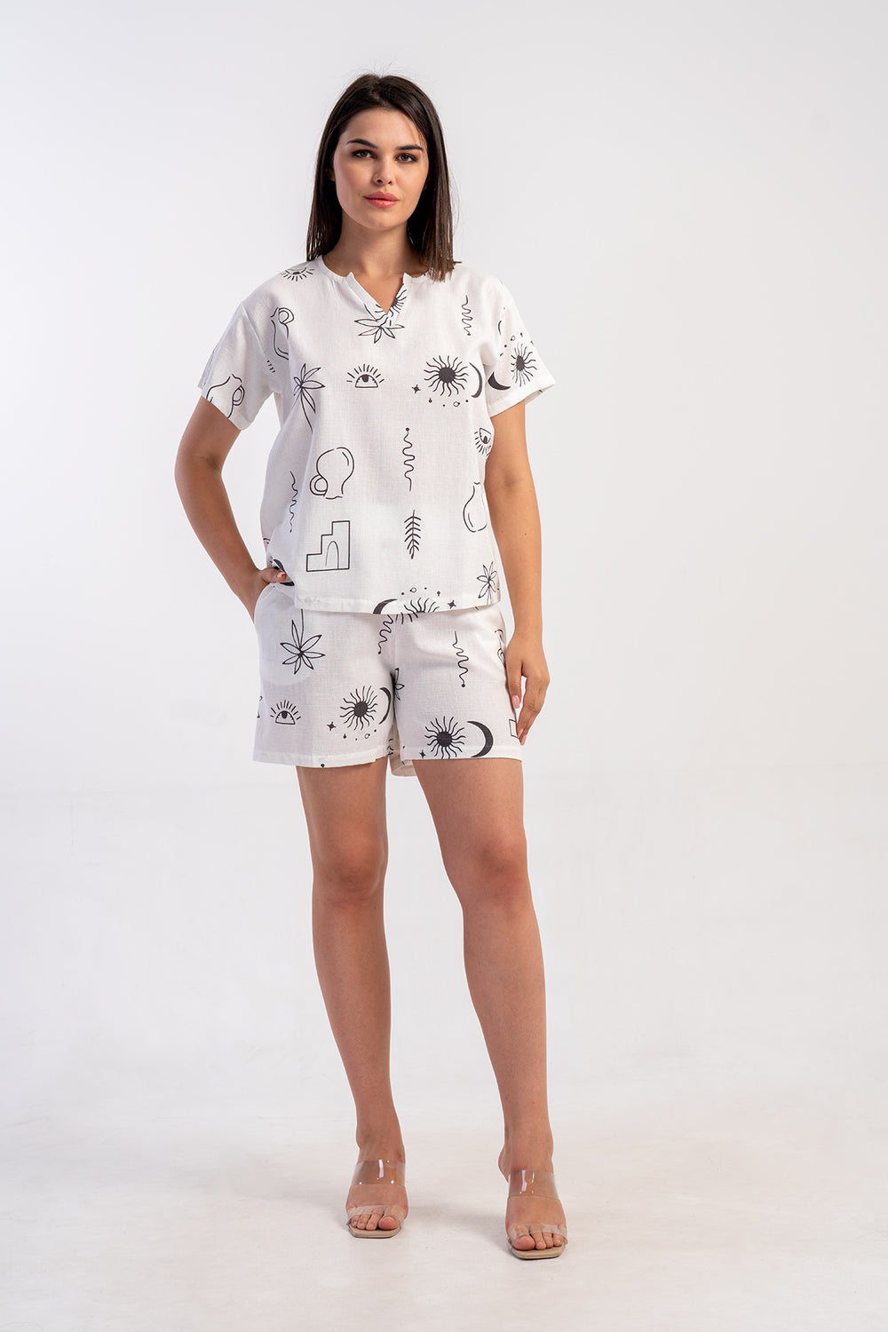 KADIN KIBRIS V DETAYLI PAT YAKA KISA KOL BLUZ CEPLI SORT TAKIM