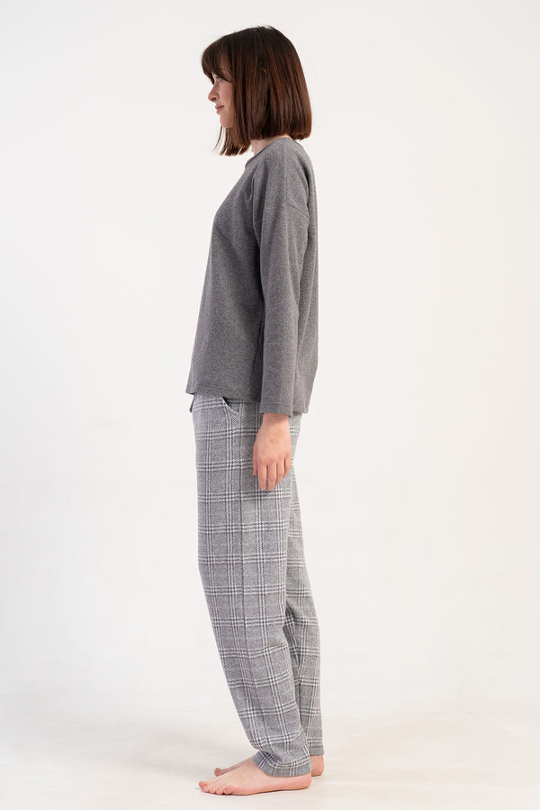 KADIN JAKARLI INTERLOK XXL O YAKA DUSUK OMUZLU UZUN KOL CEPLI PIJAMA TAKIM